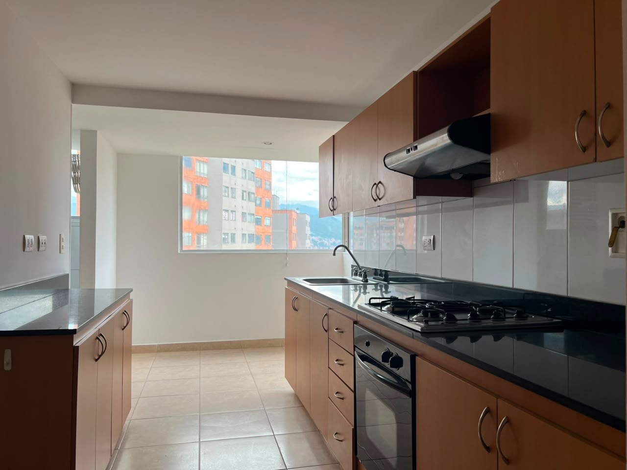 Apartamento en arriendo en El Poblado, Medellín · foto 3 de 17