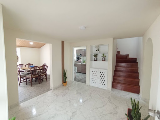 Casa en venta en Alhambra, Bogotá · foto 2 de 20