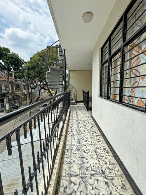 Casa de 12 alcobas en venta en San Judas Tadeo Ii, Cali, 472 m² · foto 21 de 24