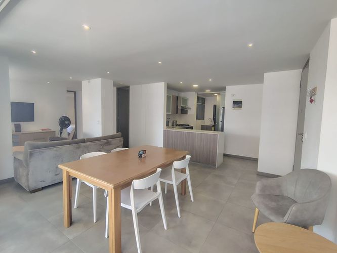 Apartamento de 2 alcobas en arriendo en El Poblado, Medellín, 87 m² · foto 8 de 18