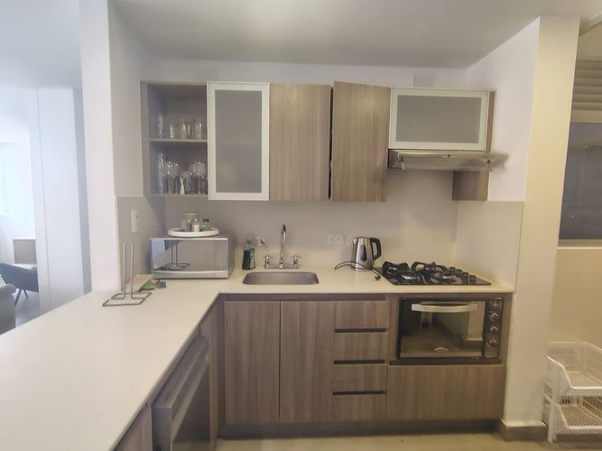Apartamento de 2 alcobas en arriendo en El Poblado, Medellín, 87 m² · foto 3 de 18