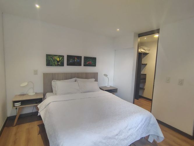 Apartamento de 2 alcobas en arriendo en El Poblado, Medellín, 87 m² · foto 10 de 18