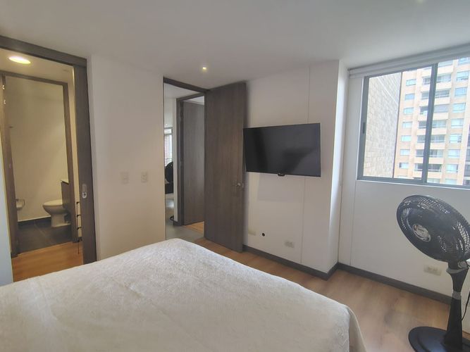 Apartamento de 2 alcobas en arriendo en El Poblado, Medellín, 87 m² · foto 9 de 18