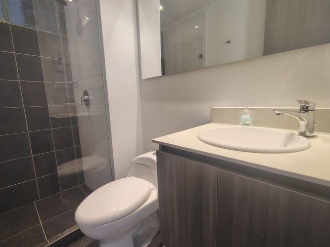 Apartamento de 2 alcobas en arriendo en El Poblado, Medellín, 87 m² · foto 15 de 18