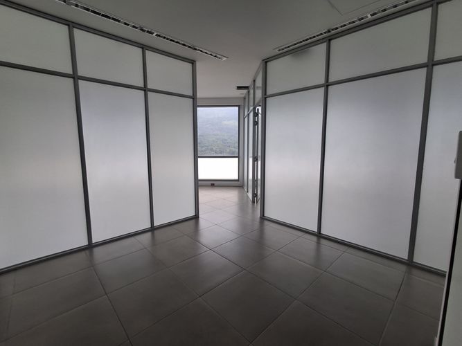 Oficina en arriendo en Chipichape, Cali, 58 m² · foto 2 de 7