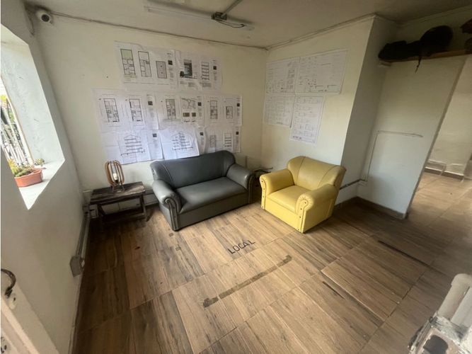 Local en arriendo en Los Naranjos, Medellín, 147 m² · foto 2 de 7