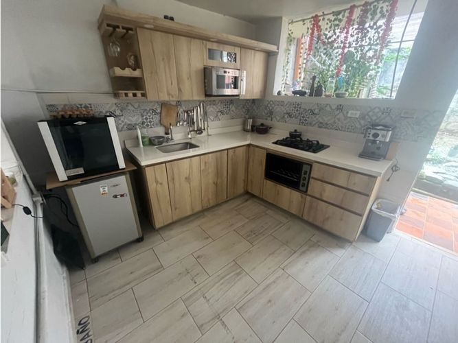 Local en arriendo en Los Naranjos, Medellín, 147 m² · foto 4 de 7