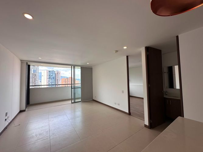 Apartamento de 1 alcoba en arriendo en El Poblado, Medellín, 62 m² · foto 3 de 16