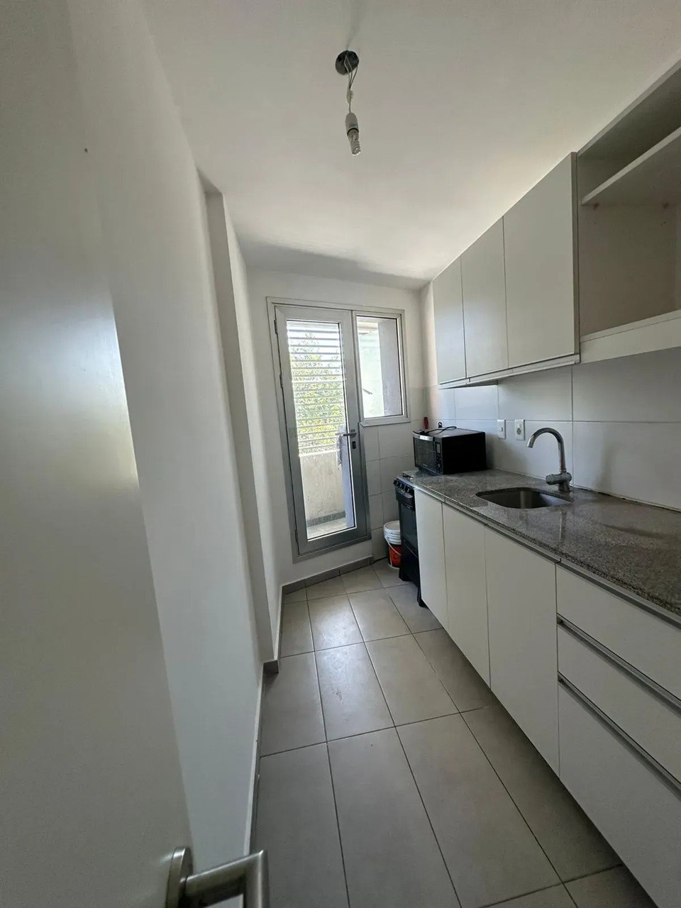 ALQUILER EN CORDON DE 2 DORMITORIOS, PISO 3 AL FRENTE, BALCON Y TERRAZA LAVADERO, BARBACOA · Foto 2