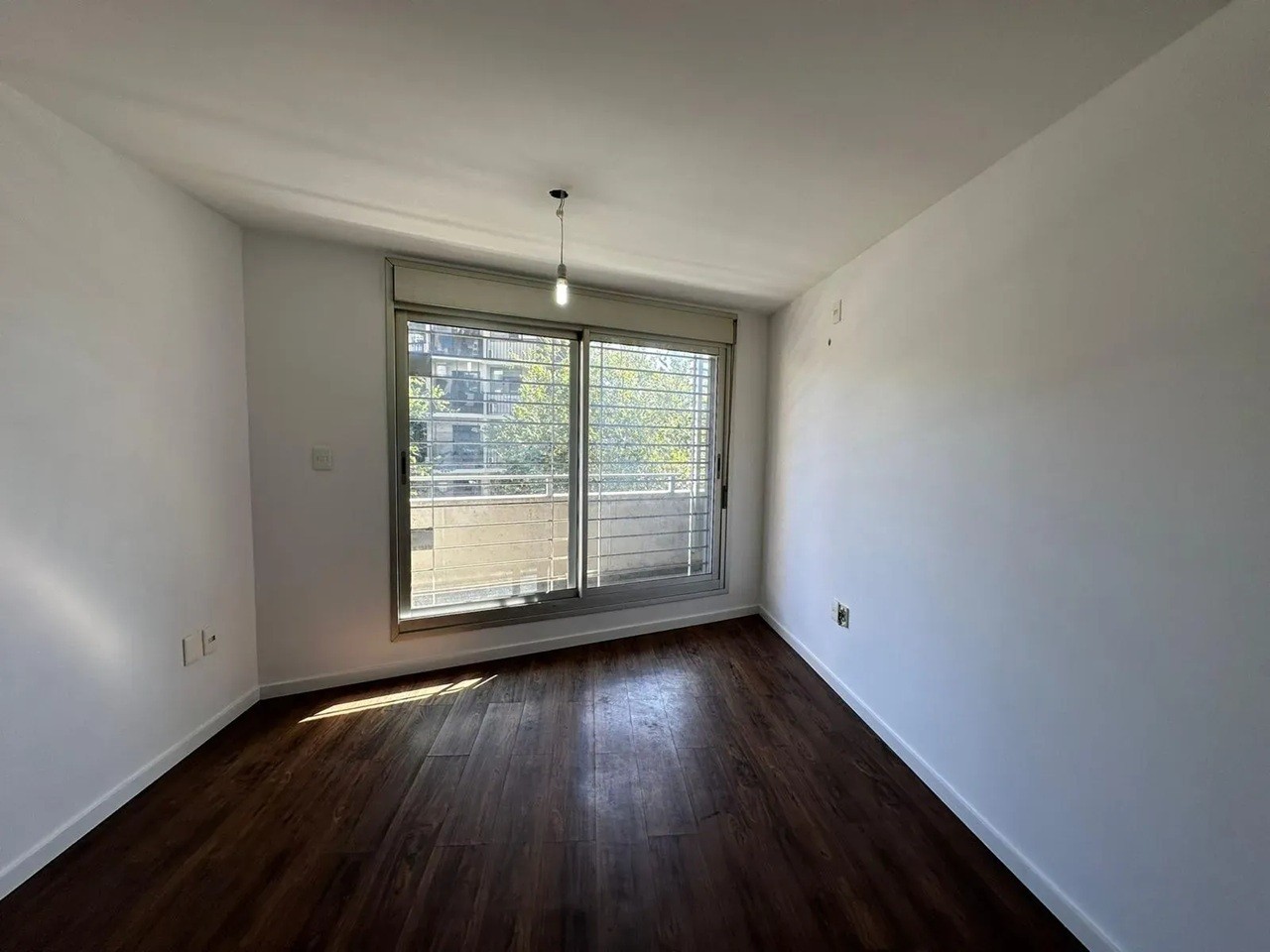 ALQUILER EN CORDON DE 2 DORMITORIOS, PISO 3 AL FRENTE, BALCON Y TERRAZA LAVADERO, BARBACOA · Foto 1