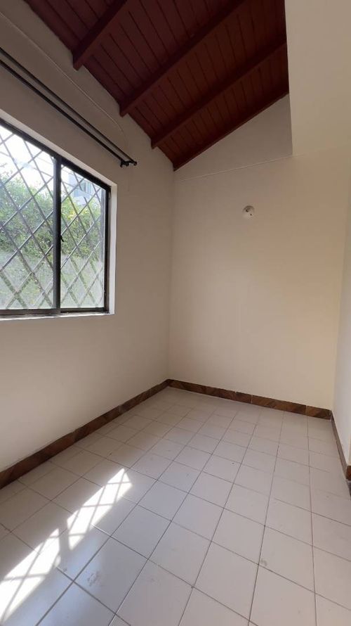 Casa de 3 alcobas en venta en Co. Tejares, Ibagué, 133 m² · foto 11 de 23