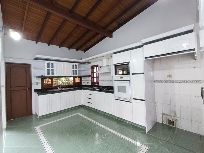 Casa de 6 alcobas en venta en Centro, Villa del Rosario, 238 m² · foto 2 de 23