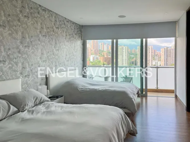 Apartamento de 3 alcobas en venta en El Tesoro, Medellín, 389 m² · foto 19 de 20
