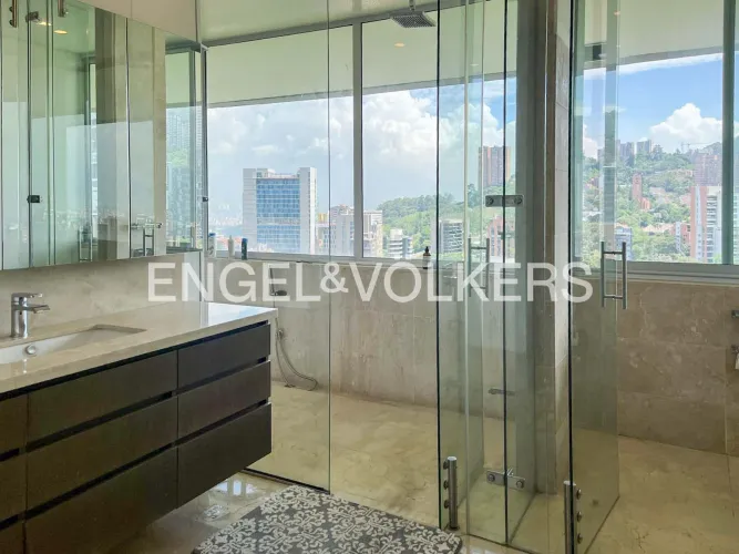 Apartamento de 3 alcobas en venta en El Tesoro, Medellín, 389 m² · foto 16 de 20