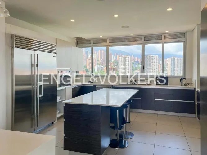 Apartamento de 3 alcobas en venta en El Tesoro, Medellín, 389 m² · foto 12 de 20
