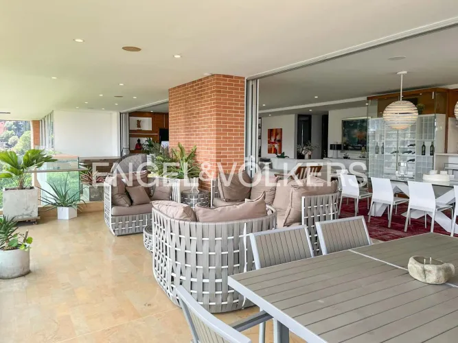 Apartamento de 3 alcobas en venta en El Tesoro, Medellín, 389 m² · foto 5 de 20