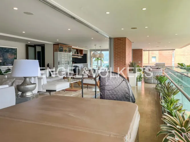 Apartamento de 3 alcobas en venta en El Tesoro, Medellín, 389 m² · foto 4 de 20