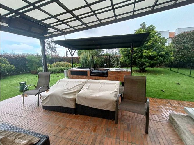 Casa de 4 alcobas en venta en San Simón, Bogotá, 437 m² · foto 16 de 24