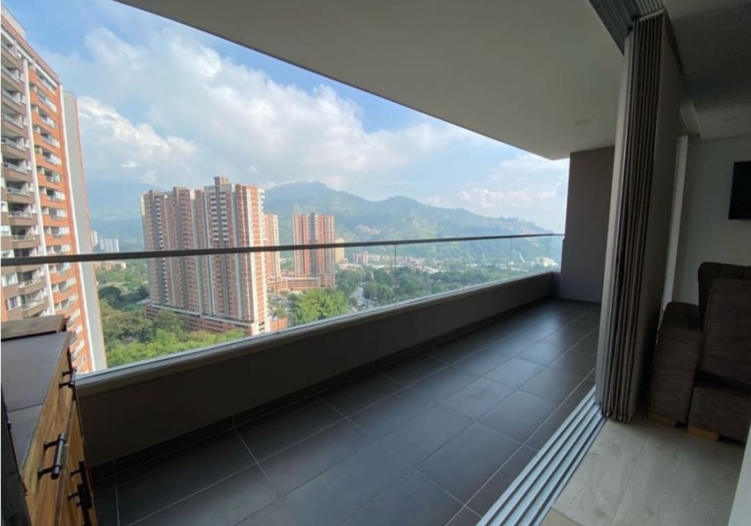 Apartamento en venta en Suramérica, Itagüí · foto 3 de 17