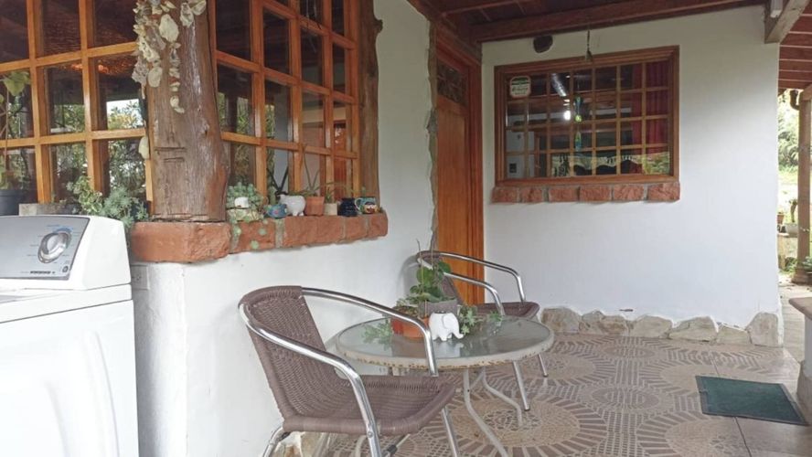 Casa de 2 alcobas en venta en Barro Blanco, Guarne, 120 m² · foto 2 de 24