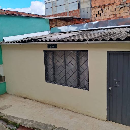 Casa en venta en Las Guacamayas, Bogotá · foto 2 de 17