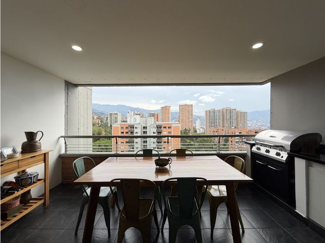 Apartamento de 3 alcobas en venta en Los Balsos, Medellín, 138 m² · foto 2 de 20