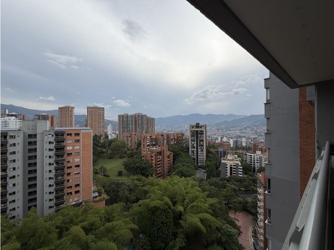 Apartamento de 3 alcobas en venta en Los Balsos, Medellín, 138 m² · foto 5 de 20