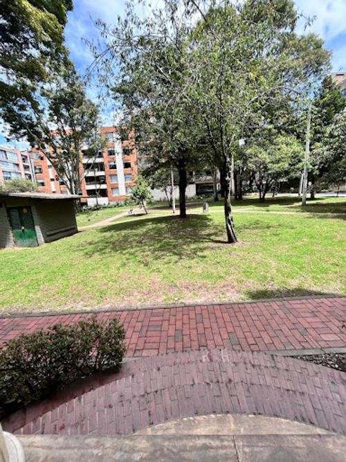 Apartamento de 3 alcobas en venta en Chicó Reservado, Bogotá, 255 m² · foto 3 de 24