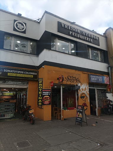 Casa en venta en Quinta Camacho, Bogotá · foto 2 de 17