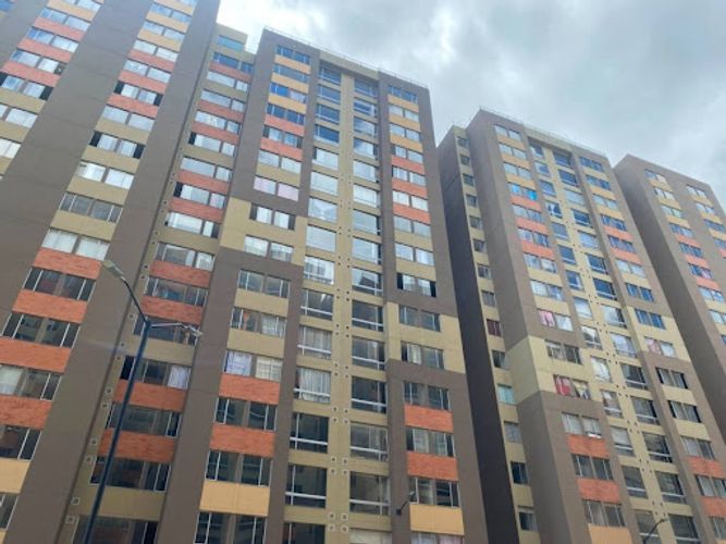 Apartamento de 2 alcobas en venta en San Pablo, Bogotá, 53 m² · foto 2 de 20