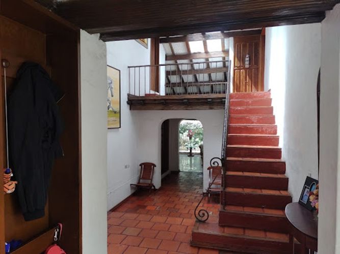 Casa de 5 alcobas en venta en Calatrava, Bogotá, 320 m² · foto 9 de 14