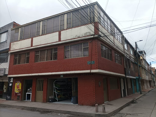 Casa en venta en El Carmen, Bogotá · foto 2 de 24