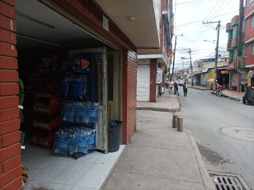 Casa en venta en El Carmen, Bogotá · foto 3 de 24