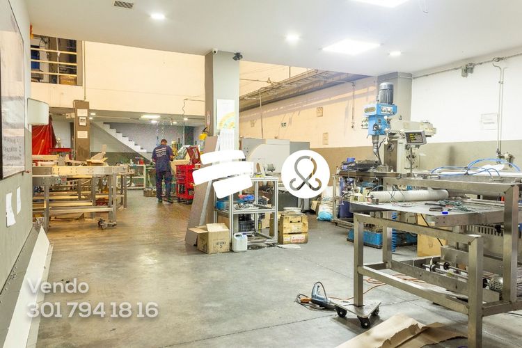 Bodega en venta en La Esmeralda, Itagüí, 1500 m² · foto 16 de 18