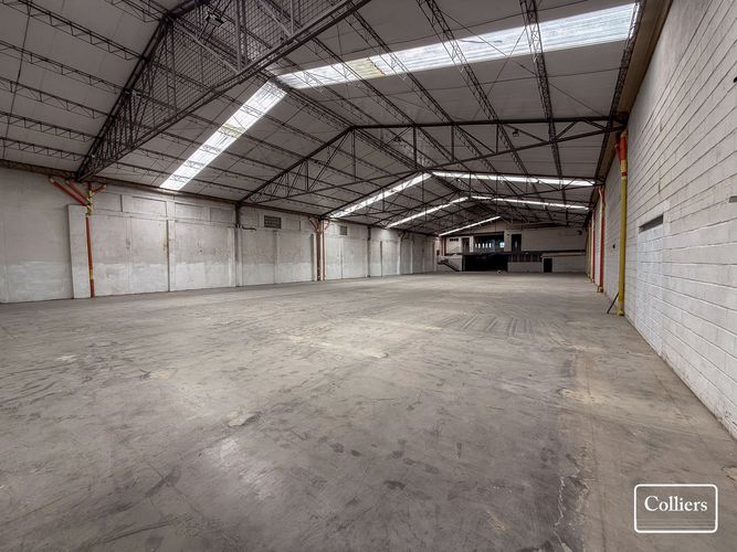 Bodega en venta en La Esmeralda, Itagüí, 2026 m² · foto 2 de 15