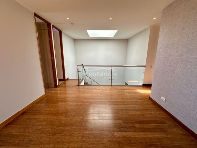 Casa de 3 alcobas en venta en Loma El Atravesado, Envigado, 280 m² · foto 11 de 22