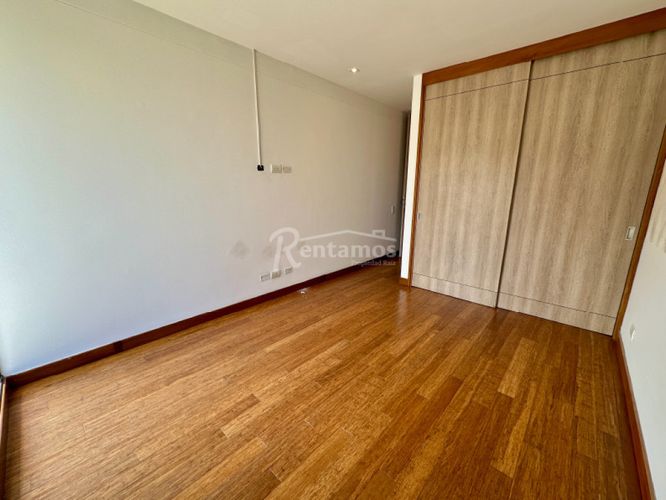 Casa de 3 alcobas en venta en Loma El Atravesado, Envigado, 280 m² · foto 16 de 22