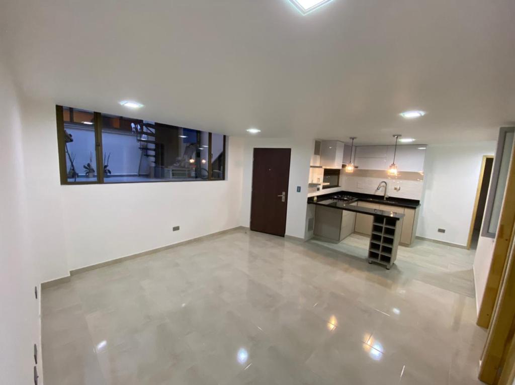 Apartamento en venta en Los Rosales, Bogotá · foto 2 de 19