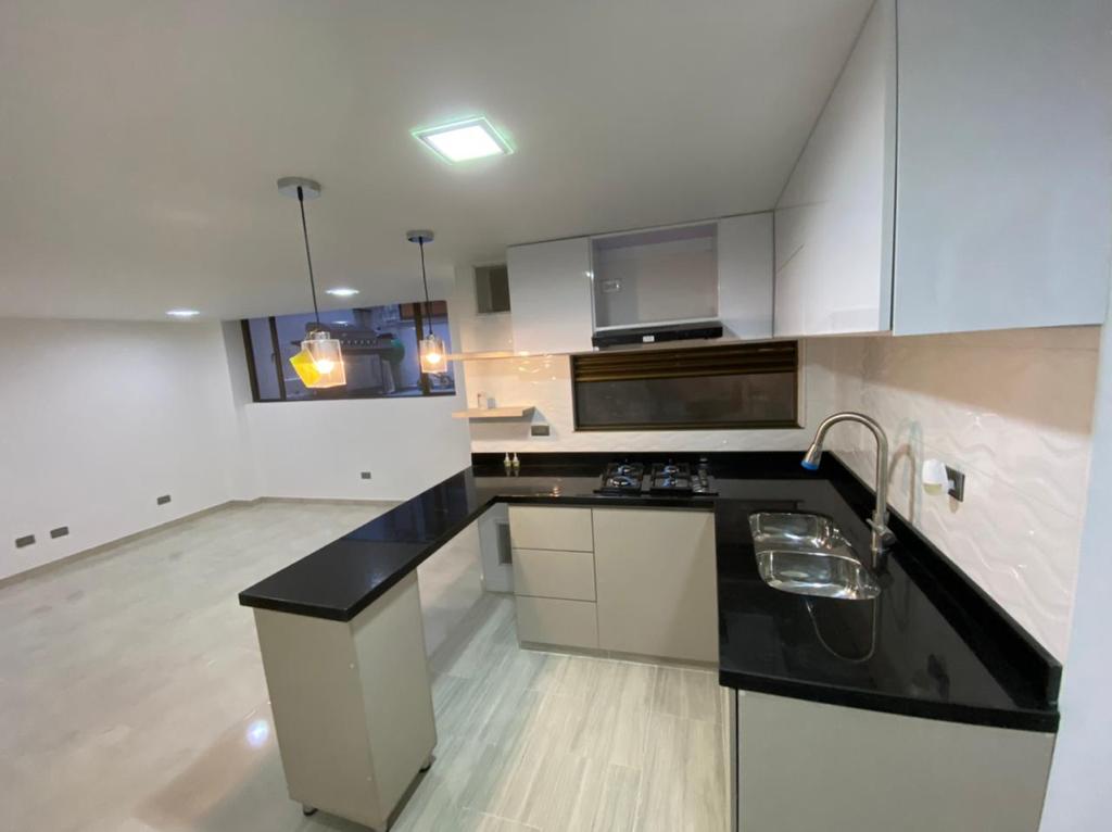 Apartamento en venta en Los Rosales, Bogotá · foto 3 de 19