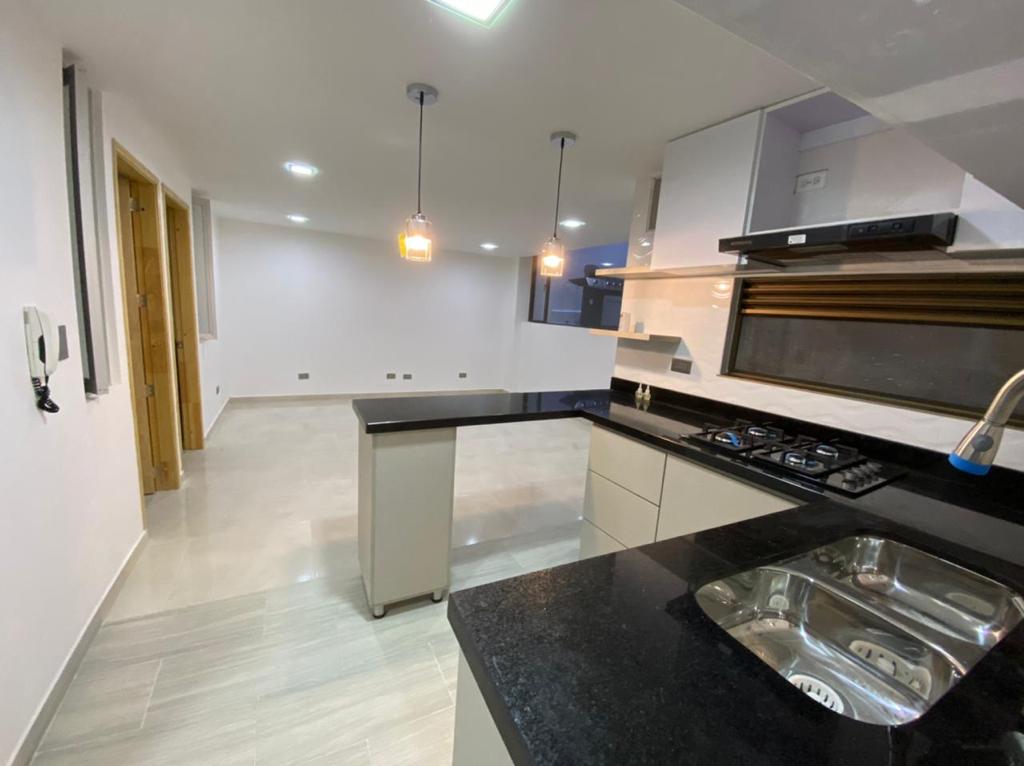 Apartamento en venta en Los Rosales, Bogotá · foto 4 de 19