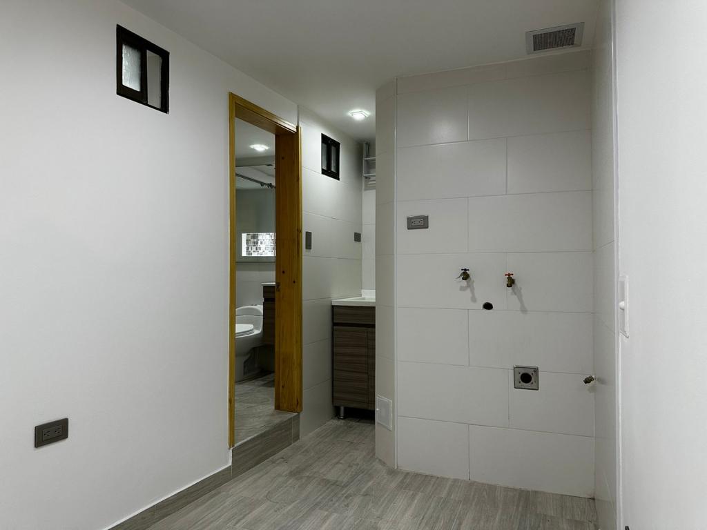 Apartamento en venta en Los Rosales, Bogotá · foto 7 de 19