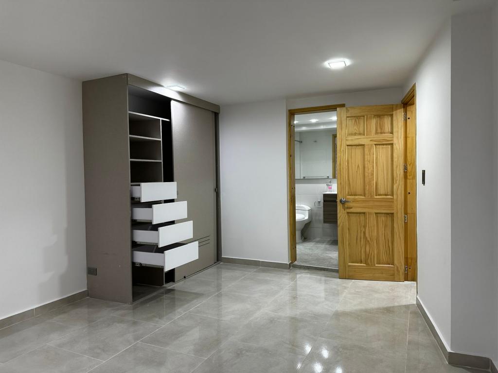 Apartamento en venta en Los Rosales, Bogotá · foto 9 de 19
