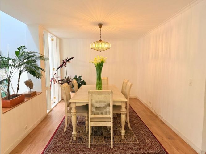 Casa de 4 alcobas en arriendo en El Castillo, Medellín, 236 m² · foto 4 de 13