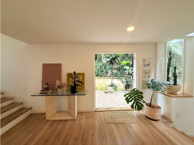 Casa de 4 alcobas en arriendo en El Castillo, Medellín, 236 m² · foto 6 de 13
