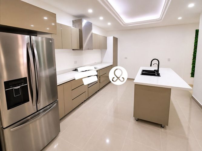 Casa de 5 alcobas en venta en El Tesoro, Medellín, 600 m² · foto 3 de 24