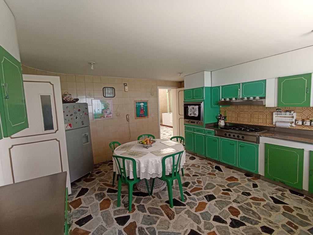Casa en venta en Cedritos, Bogotá · foto 9 de 16