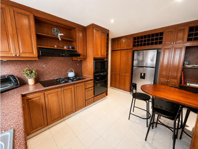 Apartamento de 3 alcobas en venta en Los Rosales, Bogotá, 232 m² · foto 8 de 23