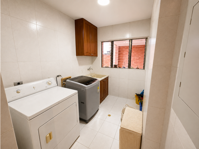 Apartamento de 3 alcobas en venta en Los Rosales, Bogotá, 232 m² · foto 9 de 23