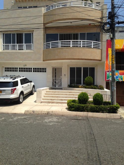 Casa de 8 alcobas en venta en El Ingenio, Cali, 1200 m² · foto 2 de 24