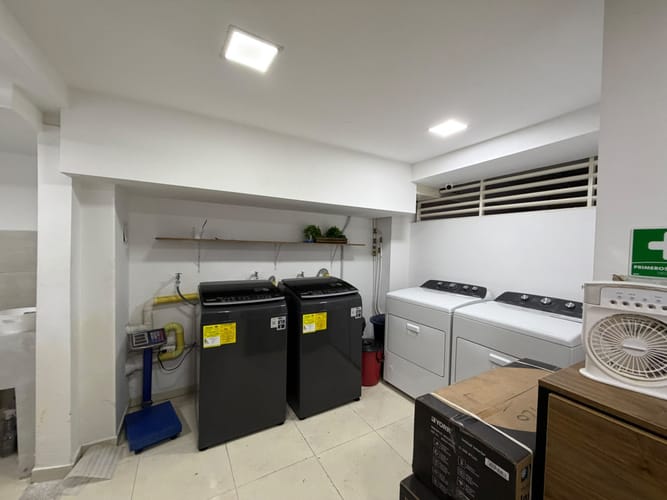 Edificio en venta en Los Libertadores, Cali, 1150 m² · foto 11 de 24